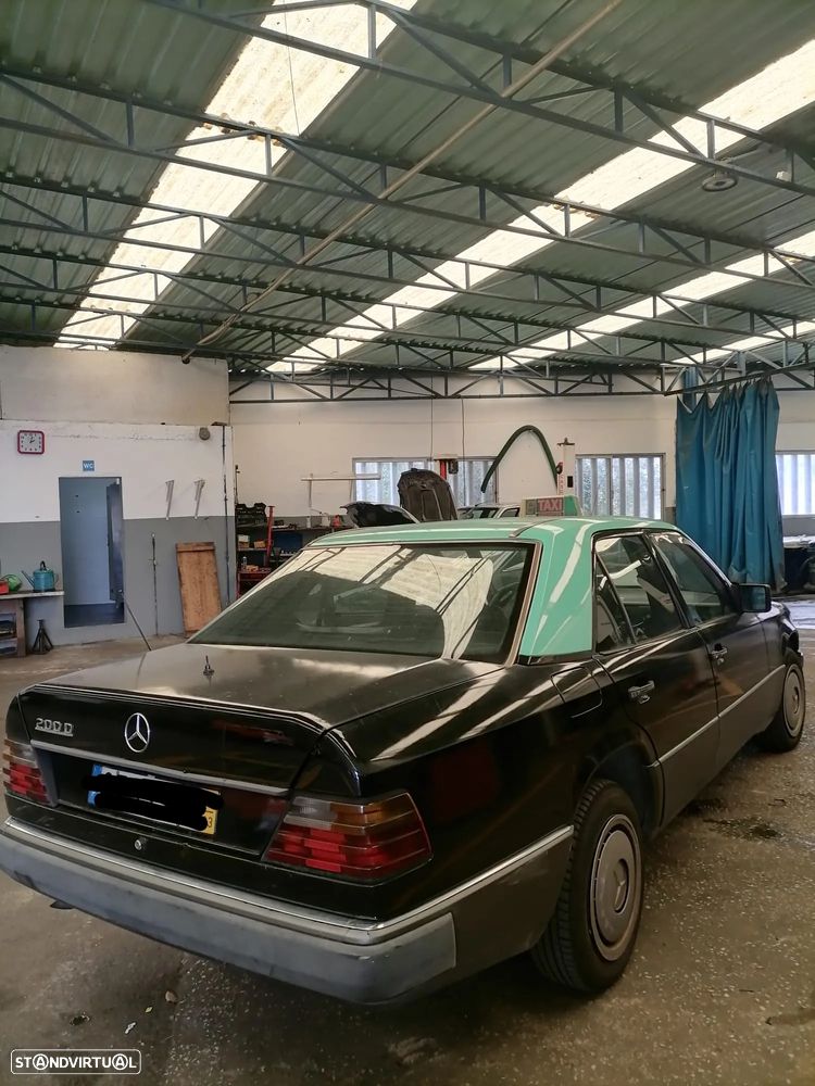 Mercedes-Benz W124 (1984-1997) 200 D - 3