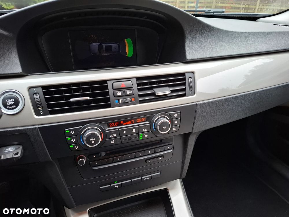 BMW Seria 3 318d DPF Edition Exclusive - 18