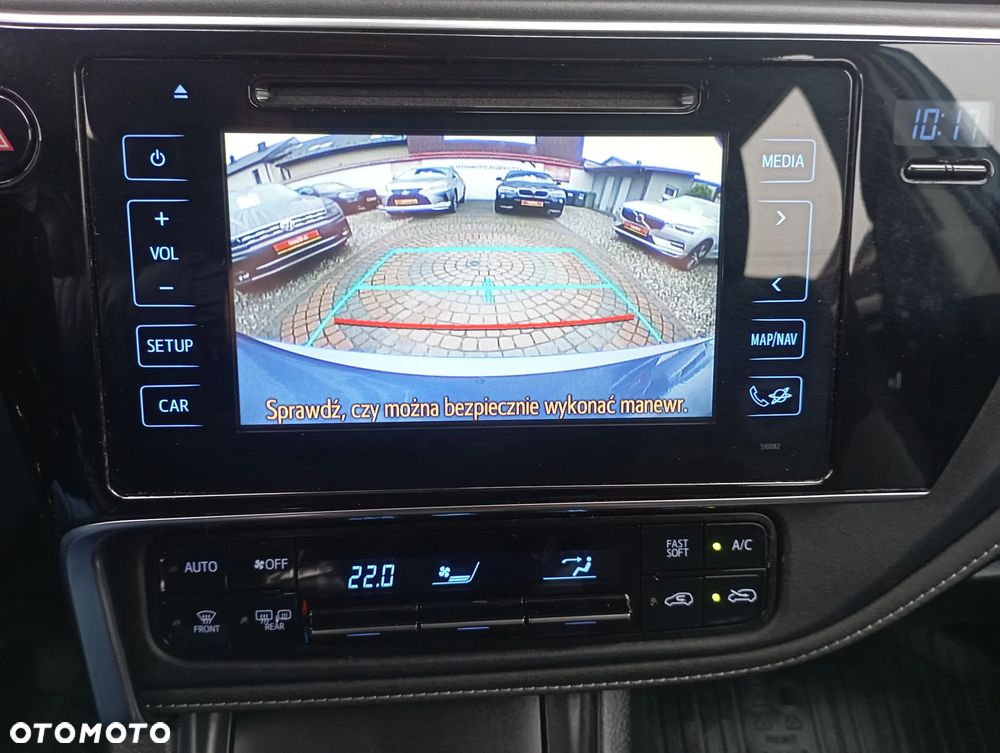 Toyota Auris 1.6 Premium - 18