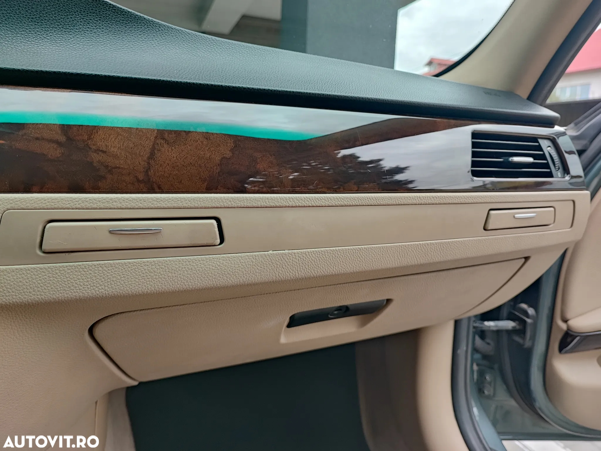 BMW Seria 3 320d EfficientDynamics Edition - 36