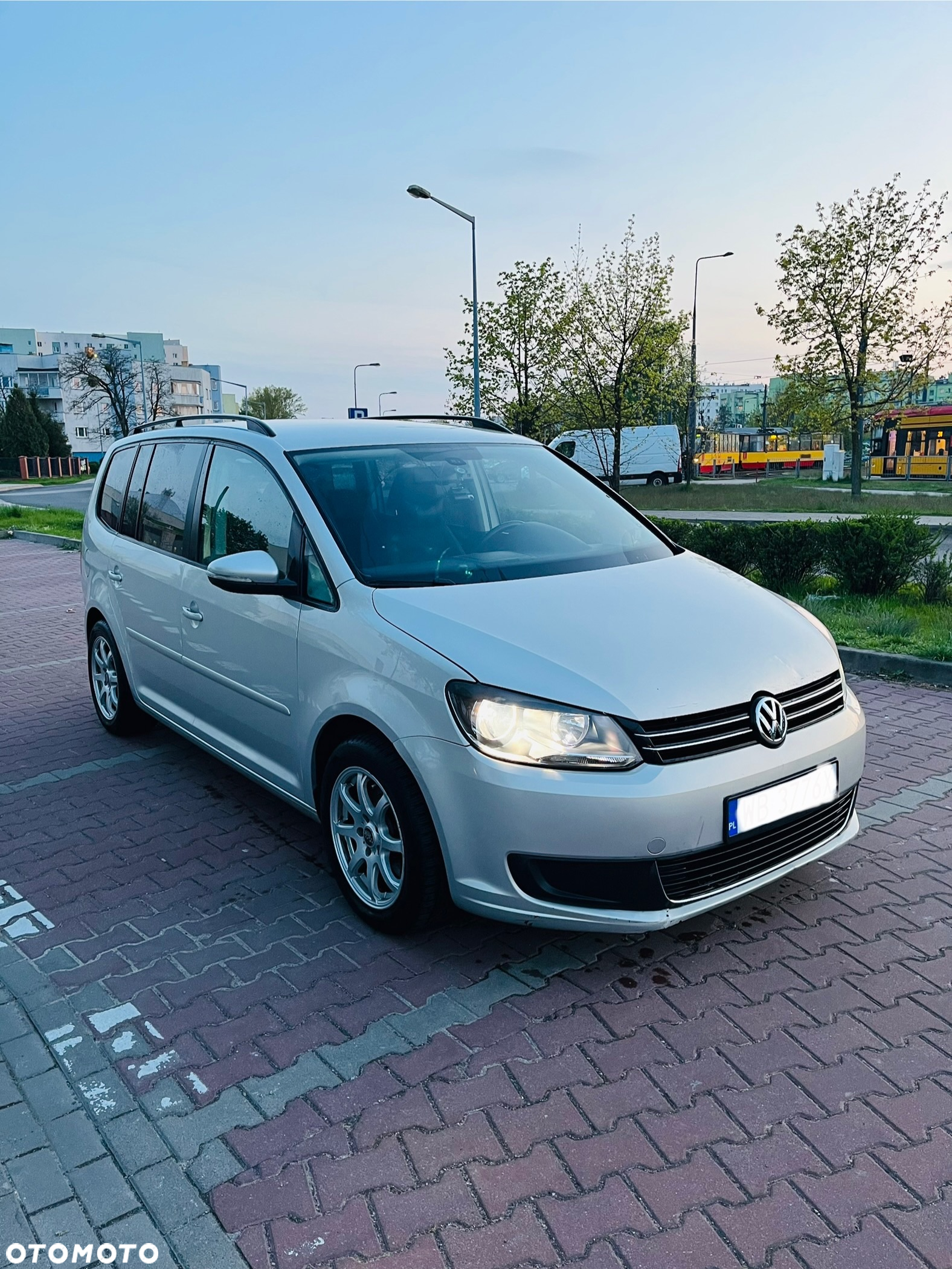 Volkswagen Touran - 4