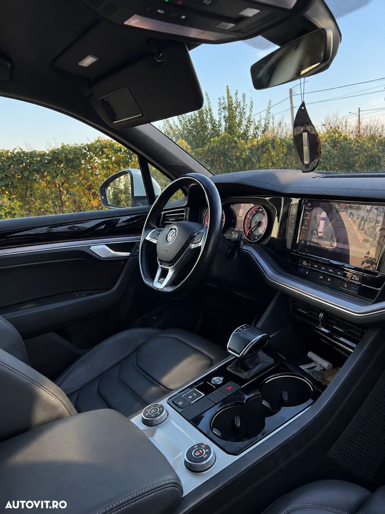 Volkswagen Touareg - 8