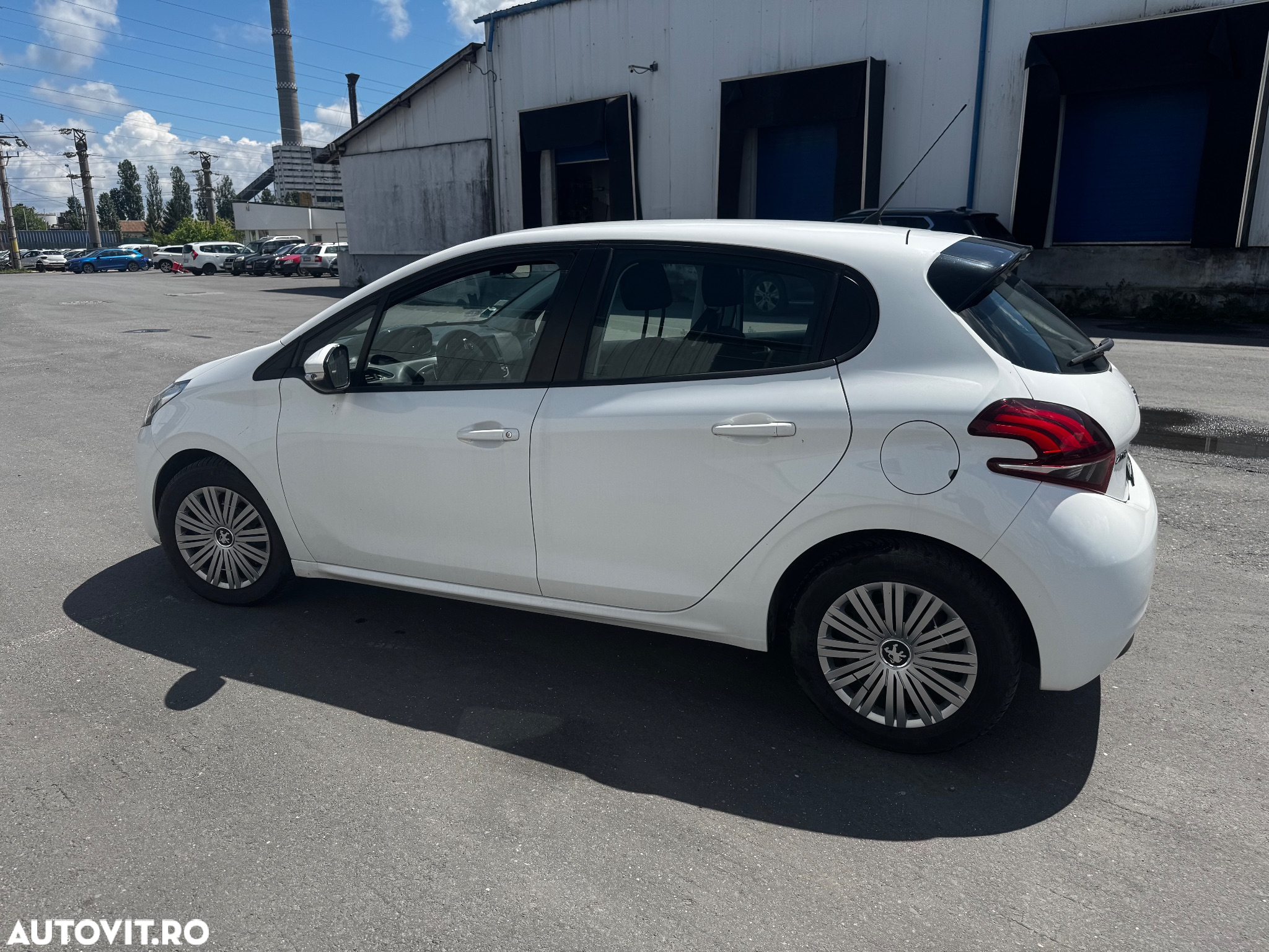 Peugeot 208 1.2 L PureTech ETG Active - 16