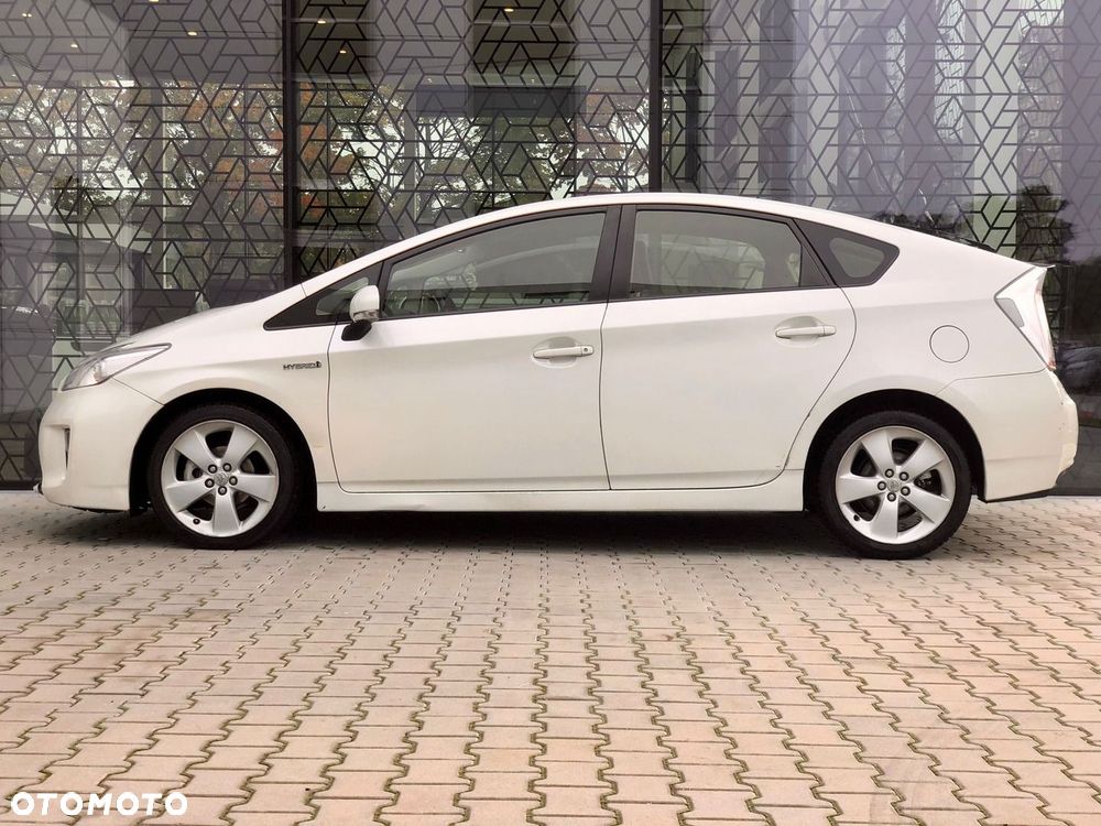 Toyota Prius 1.8 HSD Sol - 3