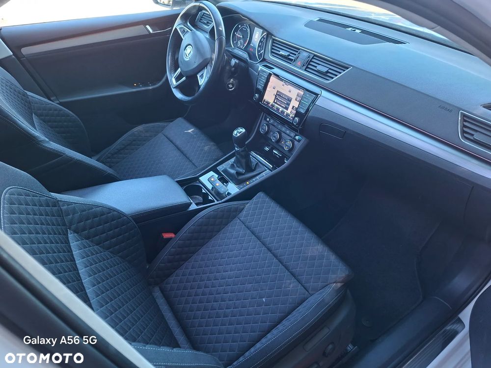 Skoda Superb 2.0 TDI Style - 31