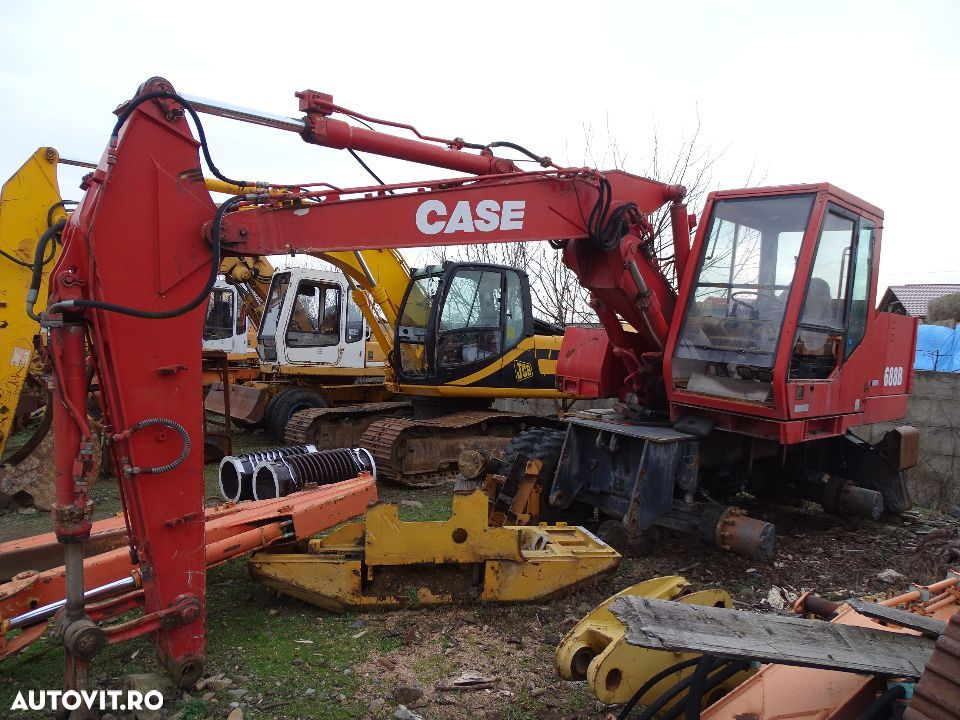 Case 688 B   se Dezmembreaza - 2