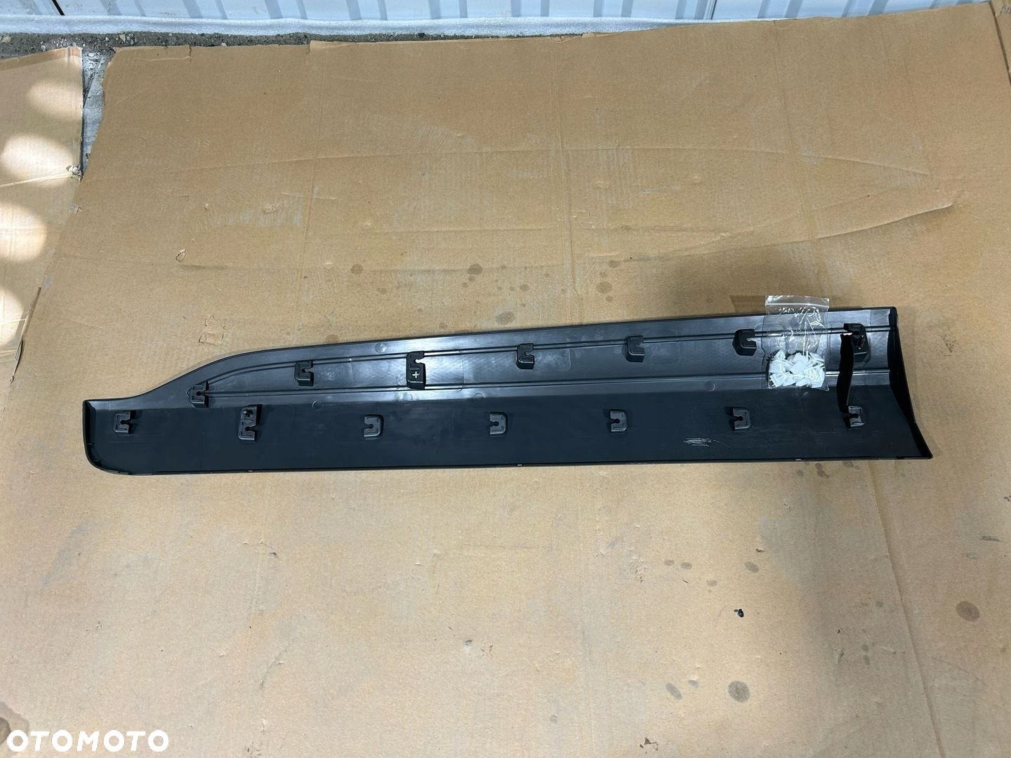 LISTWA DRZWI PRAWY PRZOD PRZEDNIA FORD KUGA MK3 III ESCAPE USA 2020 - 2