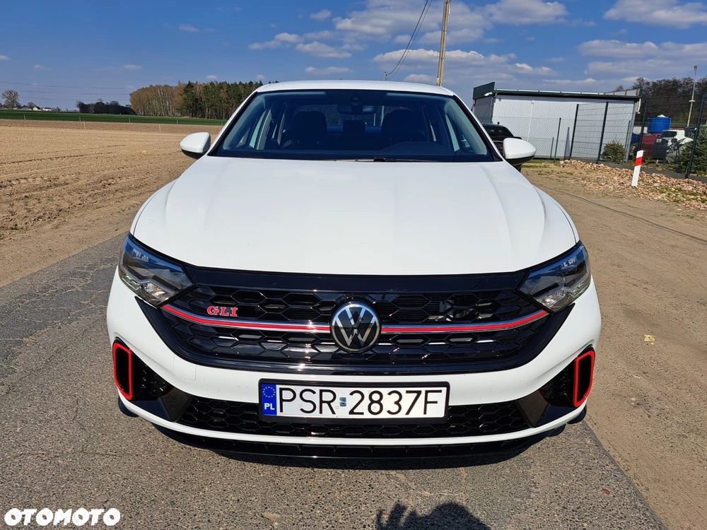 Volkswagen Jetta - 3
