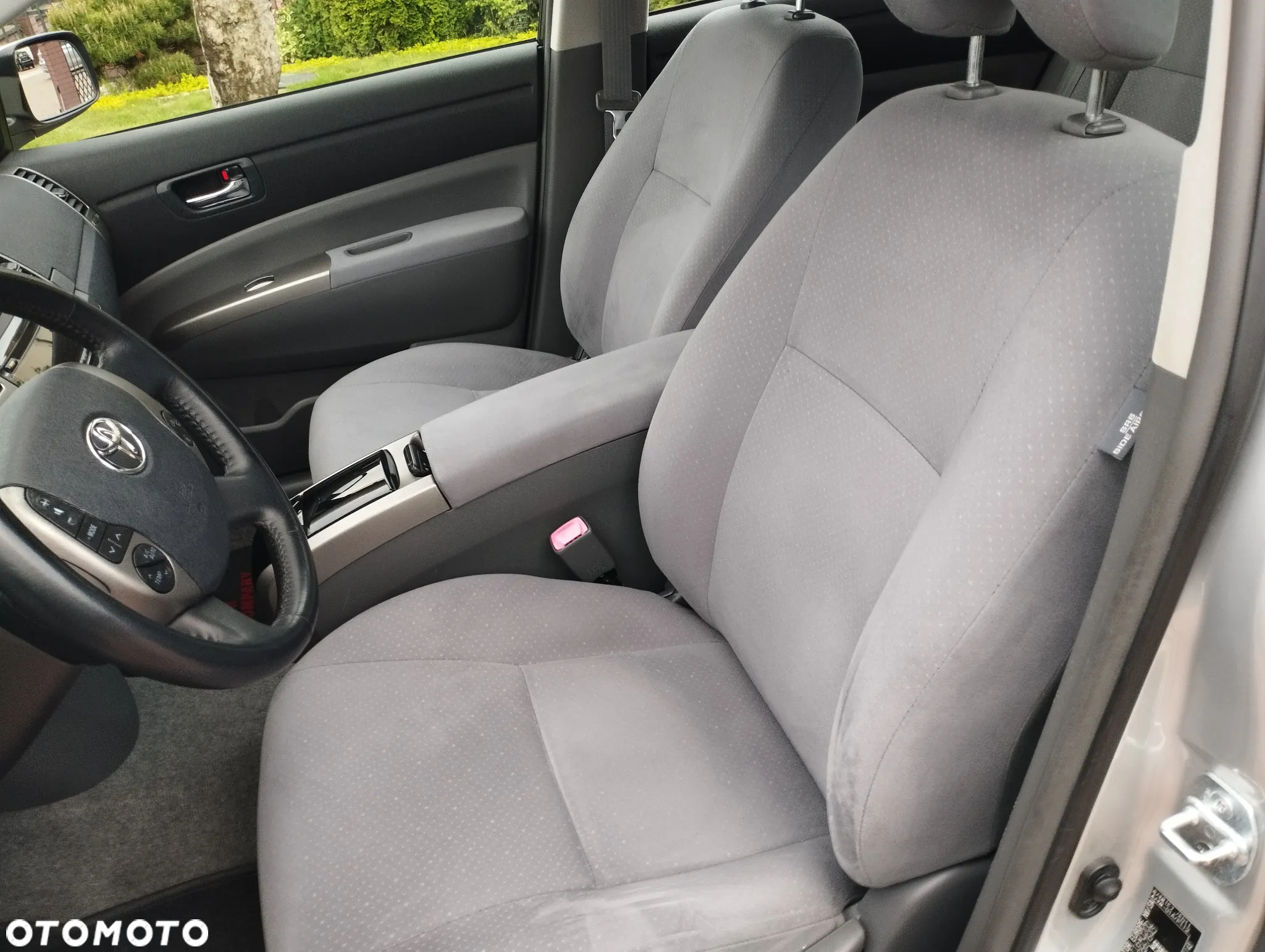 Toyota Prius - 13
