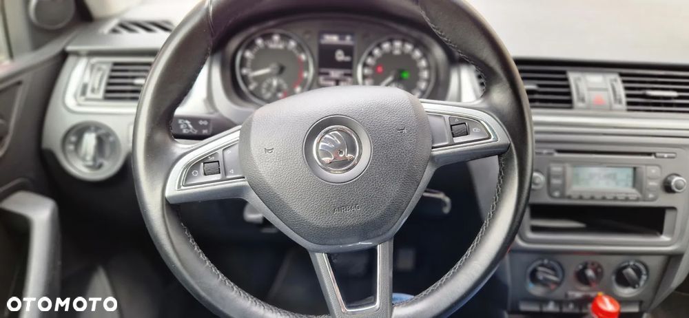 Skoda RAPID 1.4 TSI Elegance DSG - 32