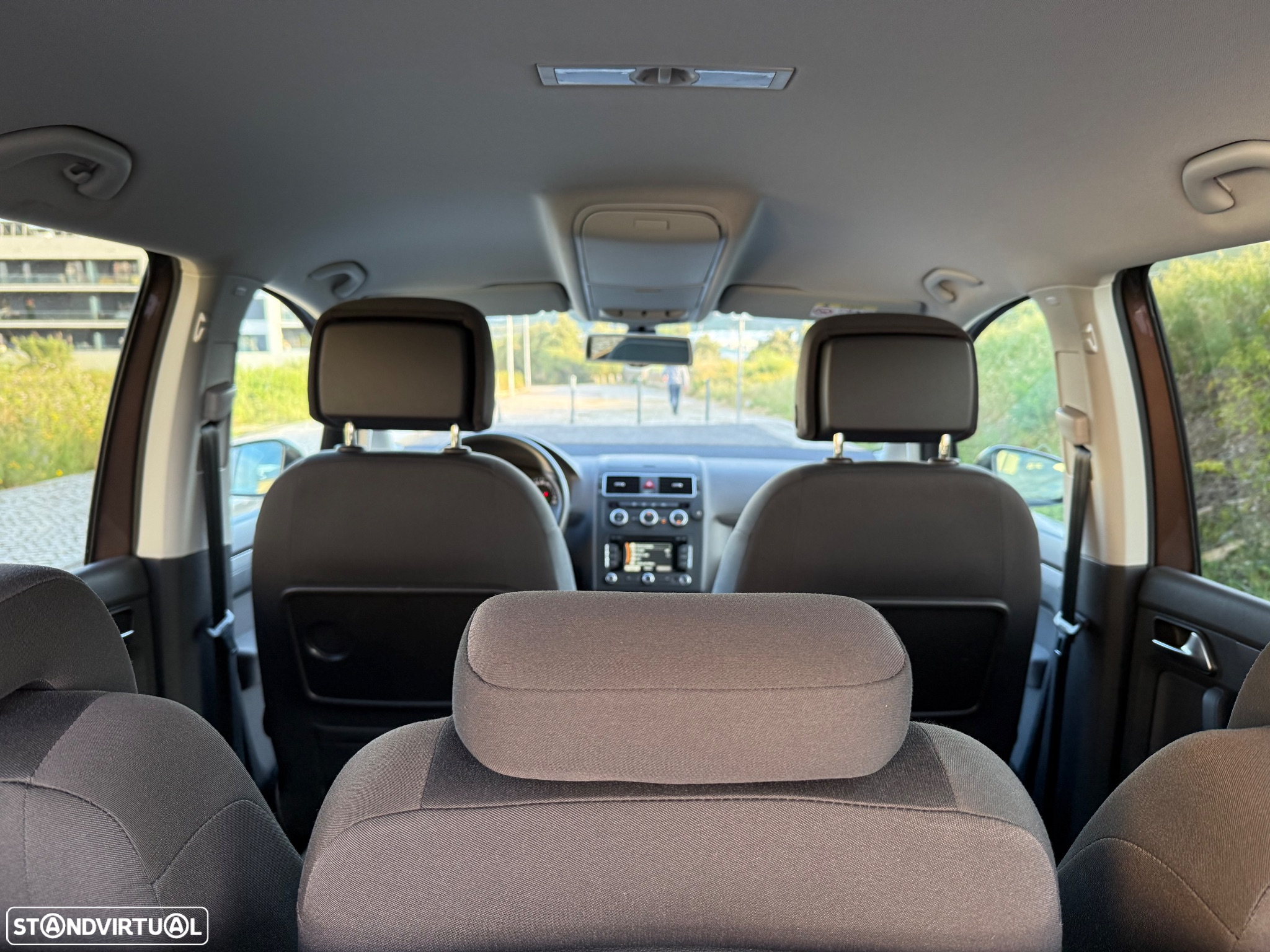 VW Touran 1.6 TDI DPF BlueMotion DSG Comfortline - 19