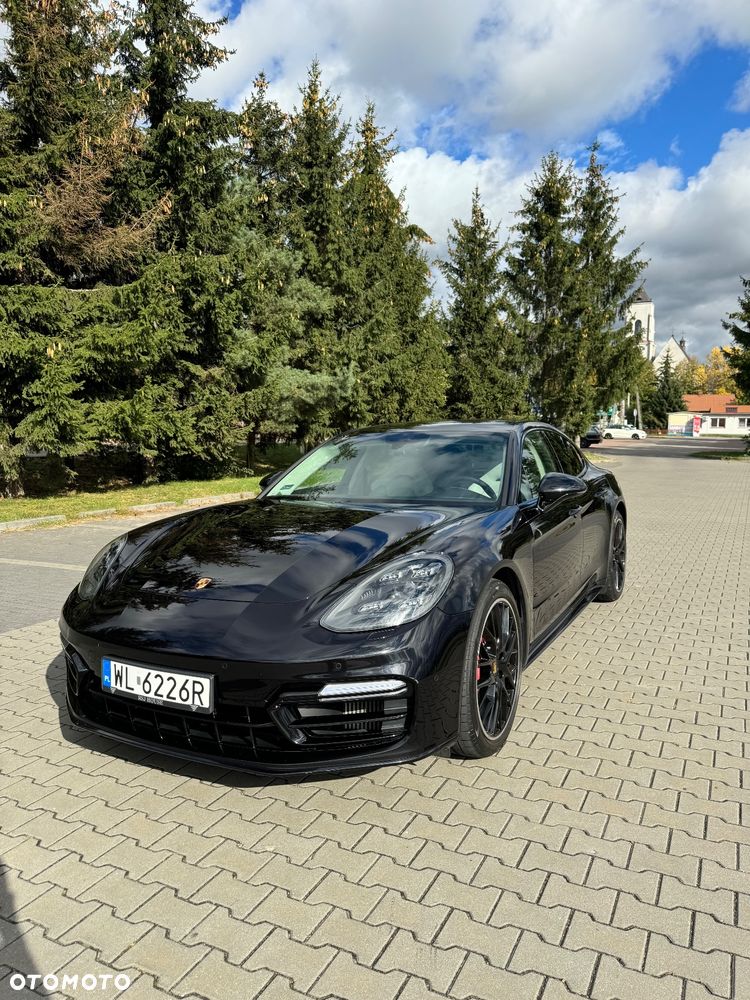 Porsche Panamera Turbo - 1