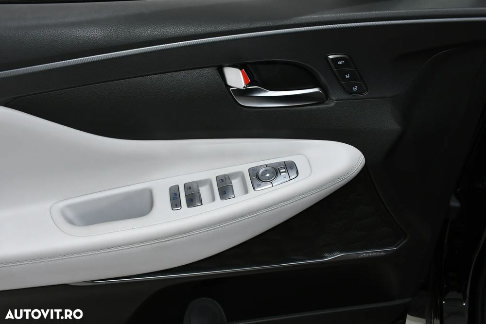 Hyundai Santa Fe 1.6 Plugin-Hybrid 4WD SEVEN Signature - 31