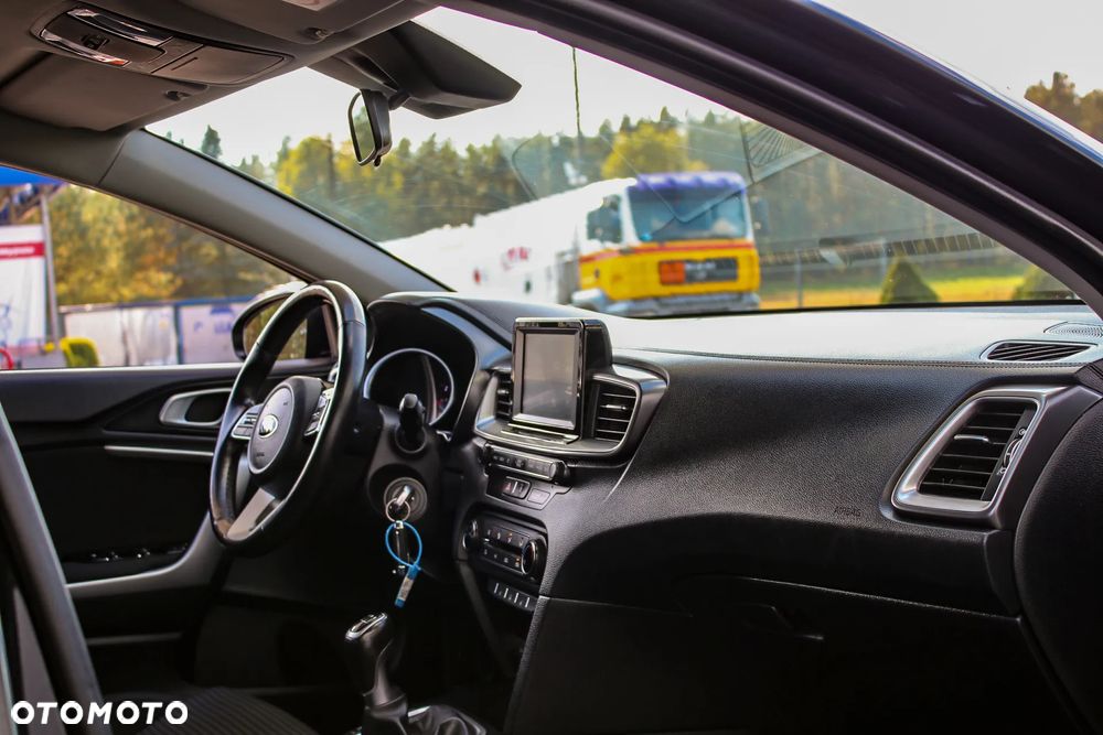 Kia Ceed 1.4 CVVT Dream-Team Edition - 20
