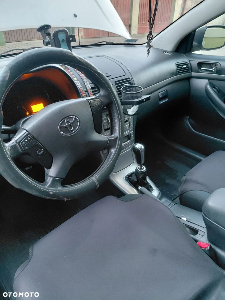 Toyota Avensis 2006 photo 3