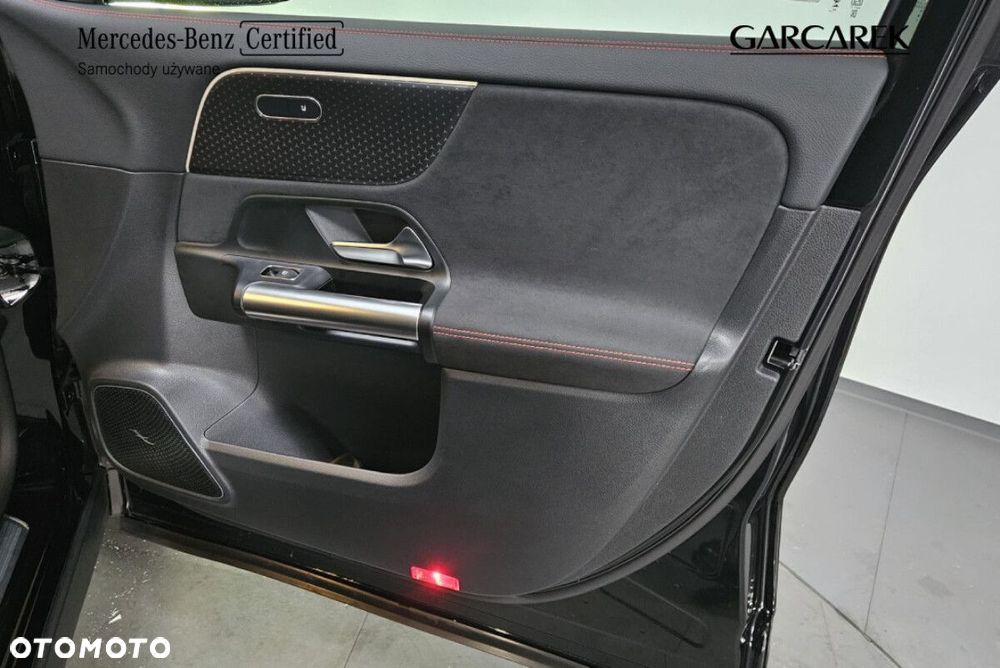 Mercedes-Benz GLA - 25