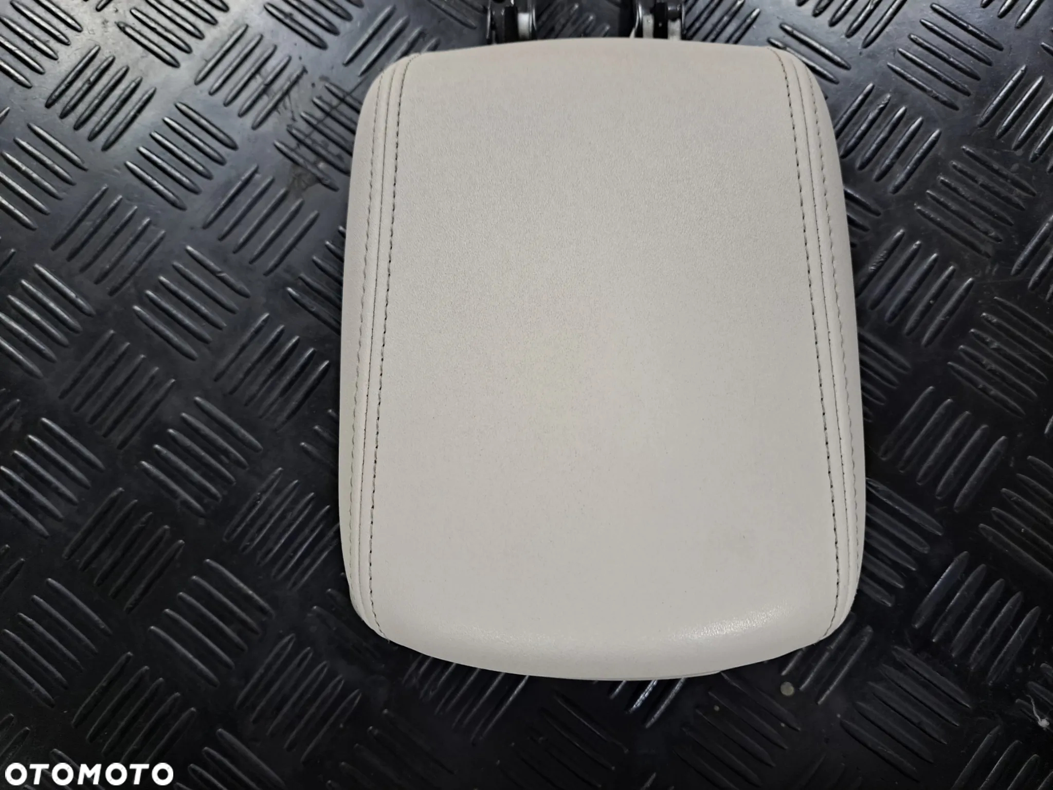 Podłokietnik Volvo V50 S40  Przedlift do 07R - 5