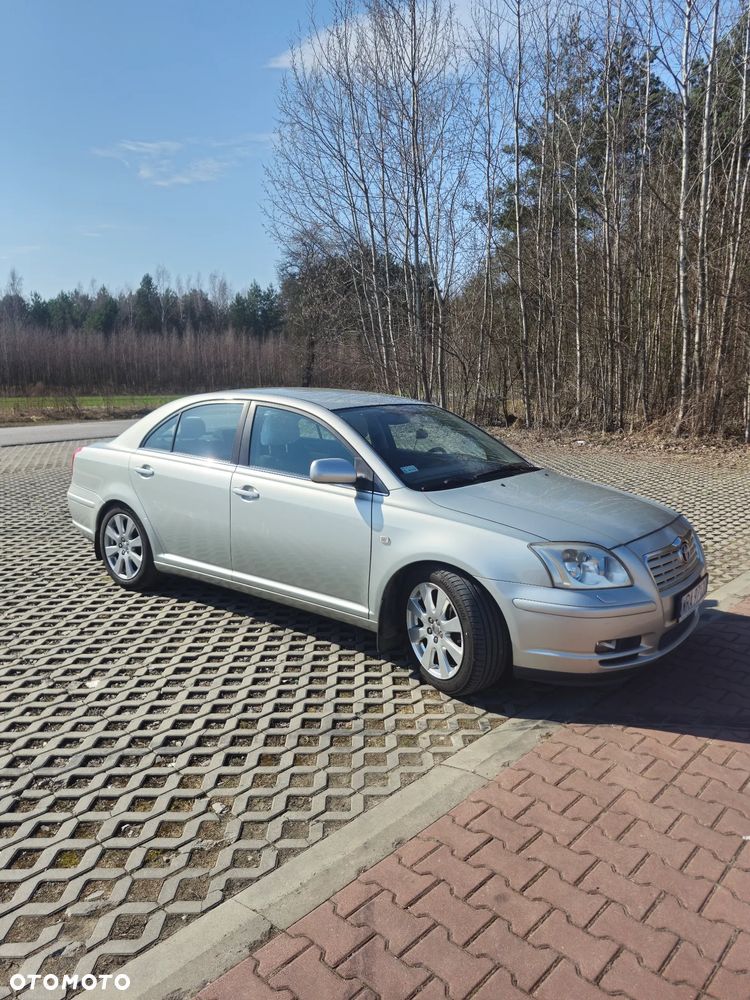 Toyota Avensis 1.8 VVT-i Sol - 2