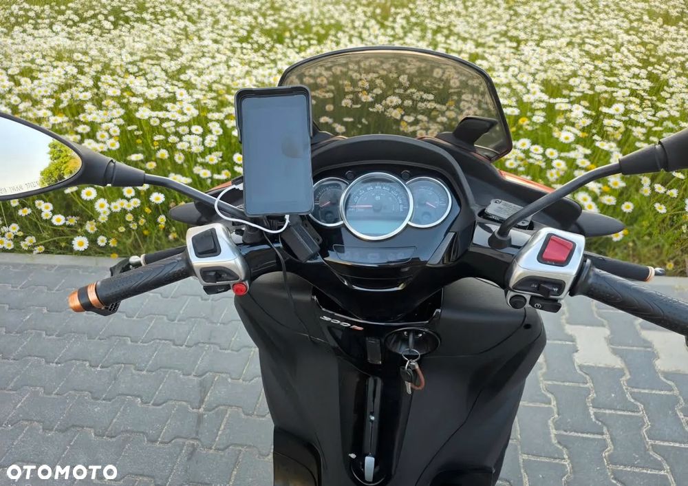 Piaggio MP-3 - 3