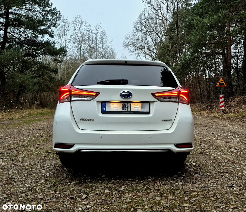 Toyota Auris Hybrid 135 Prestige - 2