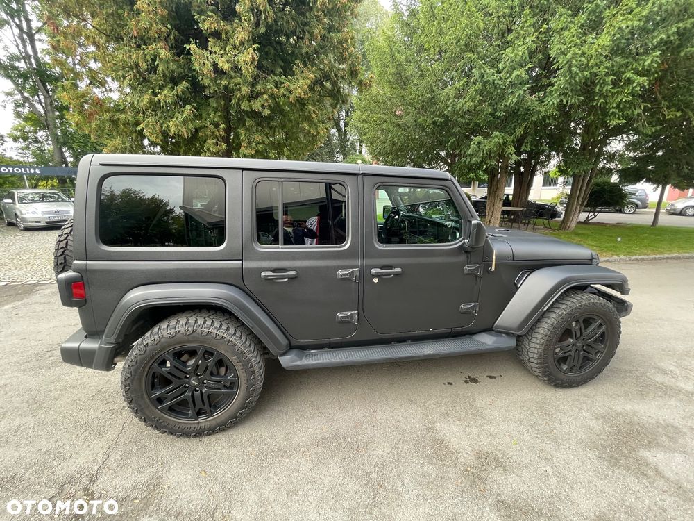 Jeep Wrangler - 10