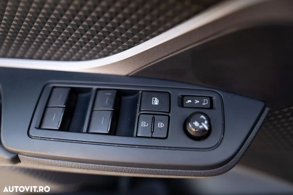 Toyota C-HR 1.8 HSD 122 CP 4x2 CVT Cult - 34