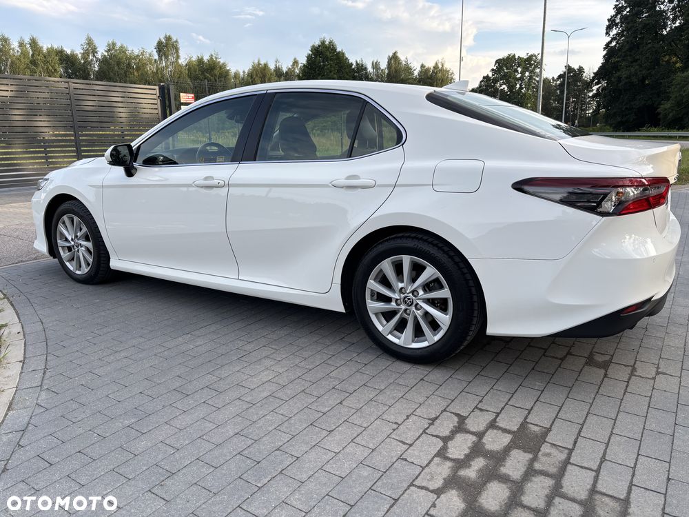 Toyota Camry 2.5 Hybrid Comfort CVT - 3