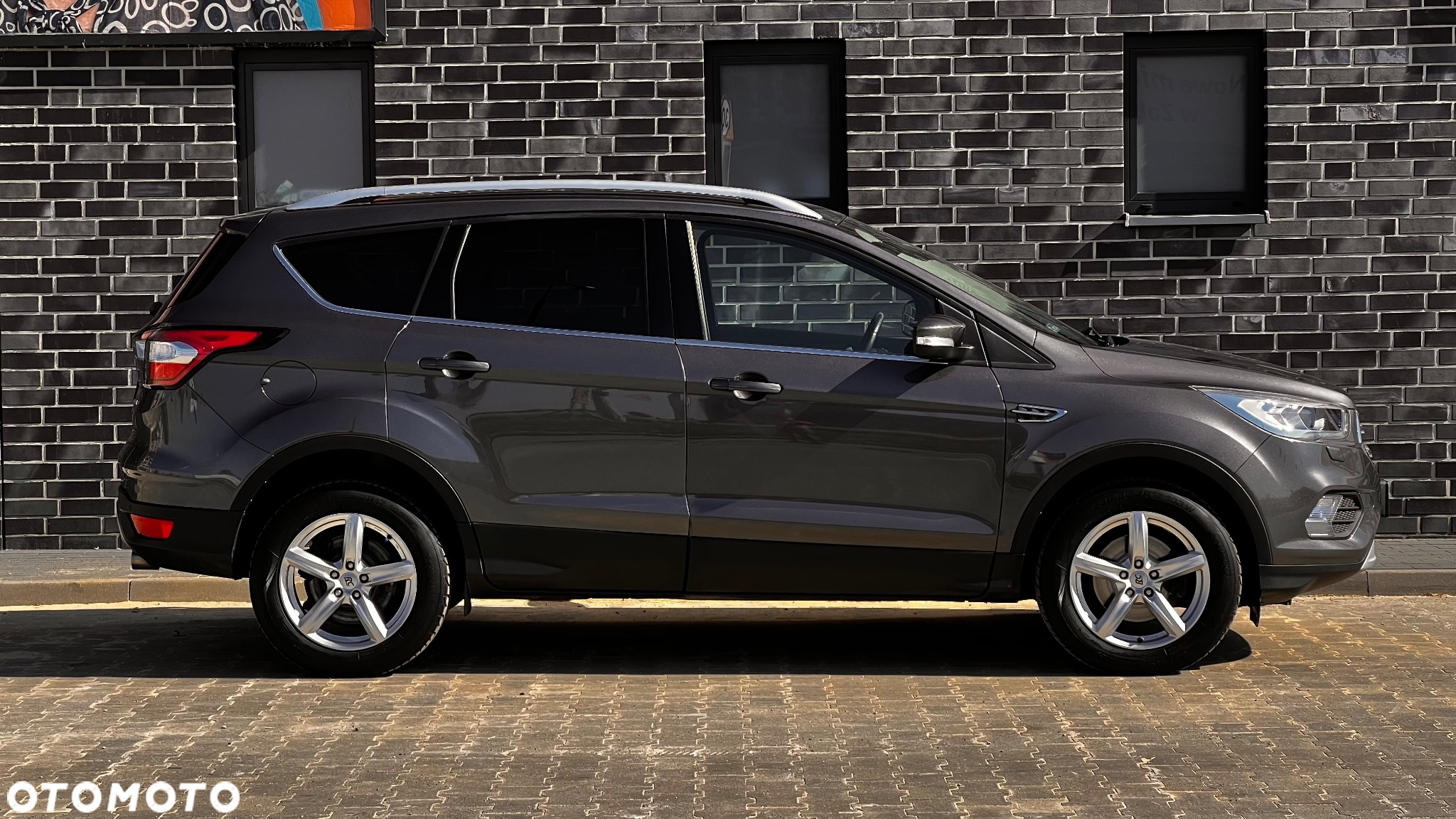 Ford Kuga 1.5 EcoBoost 2x4 Titanium - 12