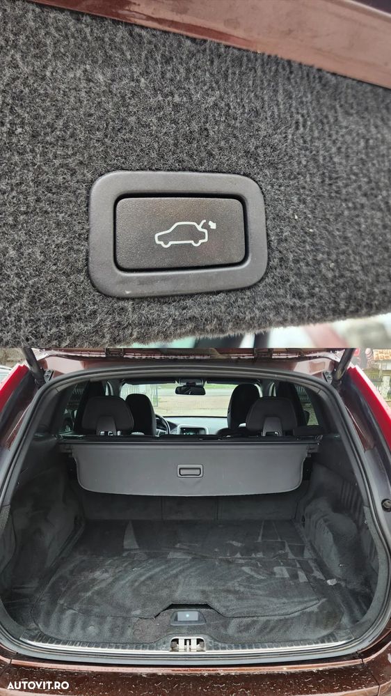 Volvo XC 60 D5 AWD Geartronic Momentum - 32