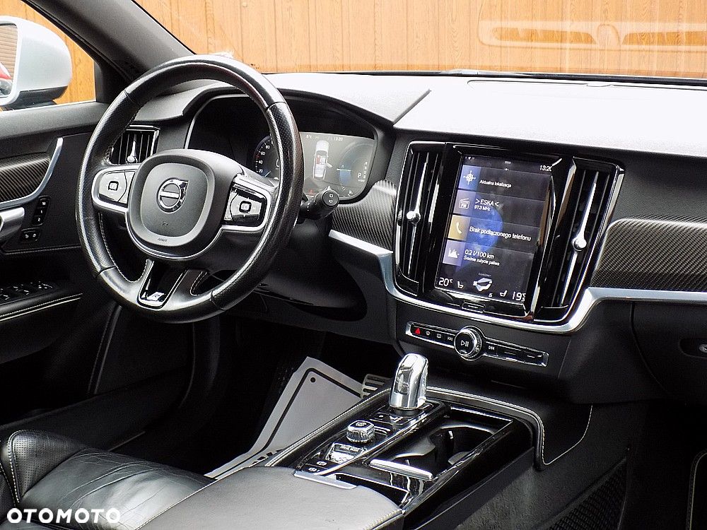 Volvo V90 T8 AWD Plug-In Hybrid R-Design - 22