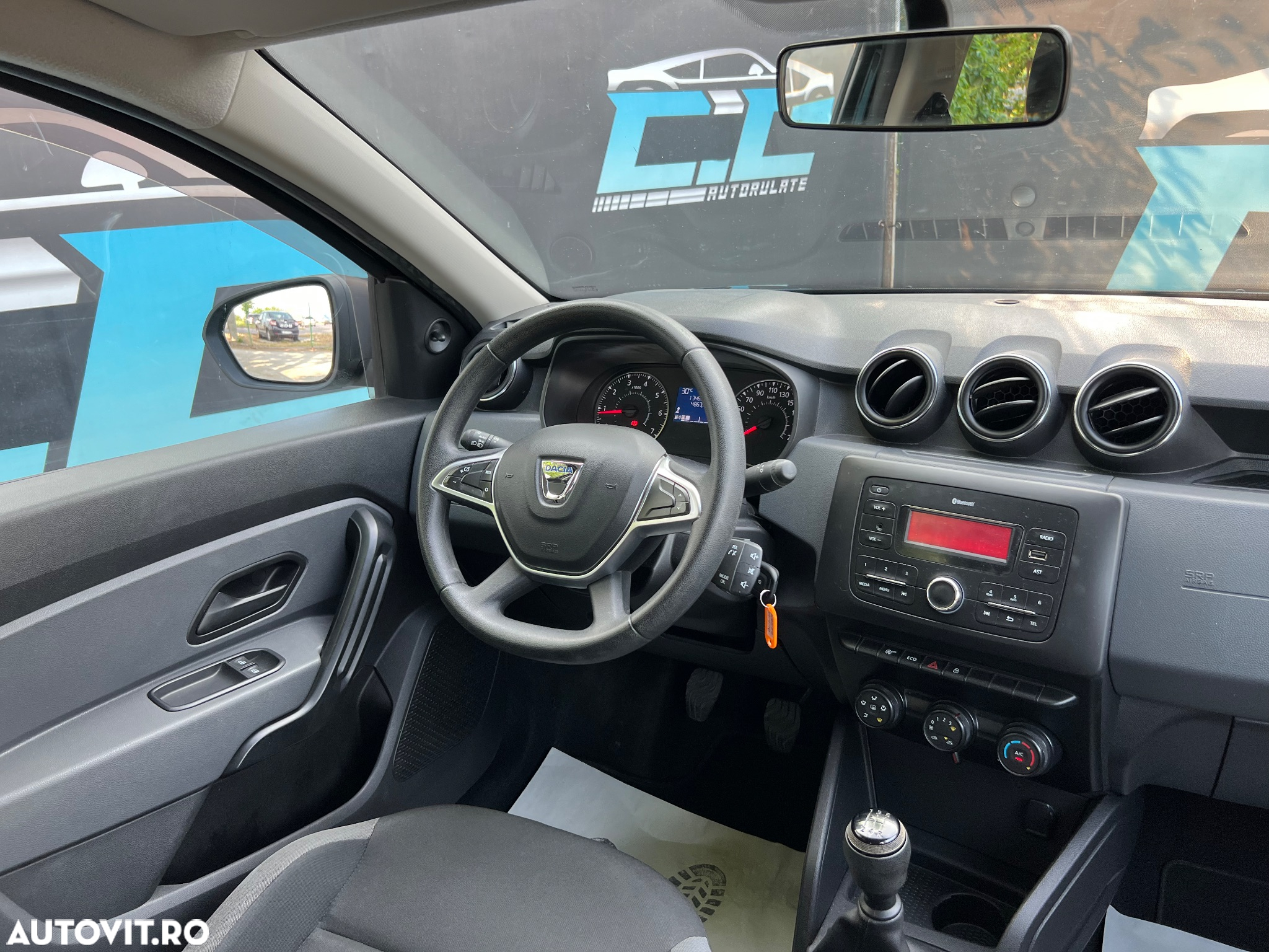 Dacia Duster 1.6 SCe Essential - 9