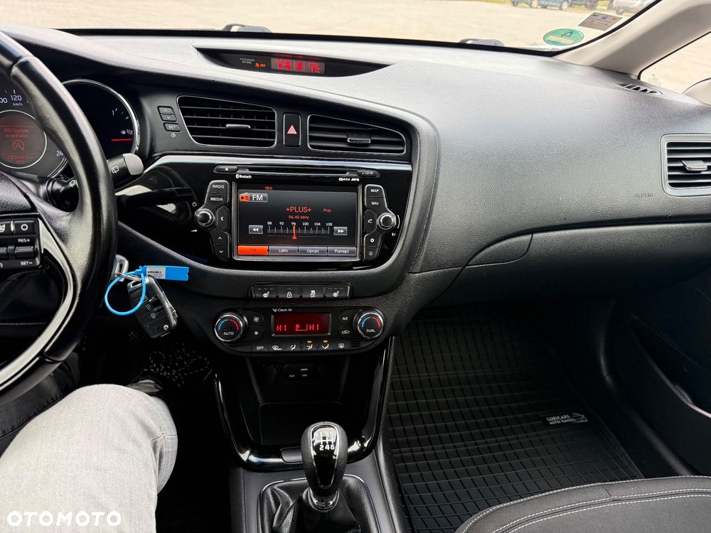 Kia Ceed 1.4 CVVT Dream Team Edition - 20