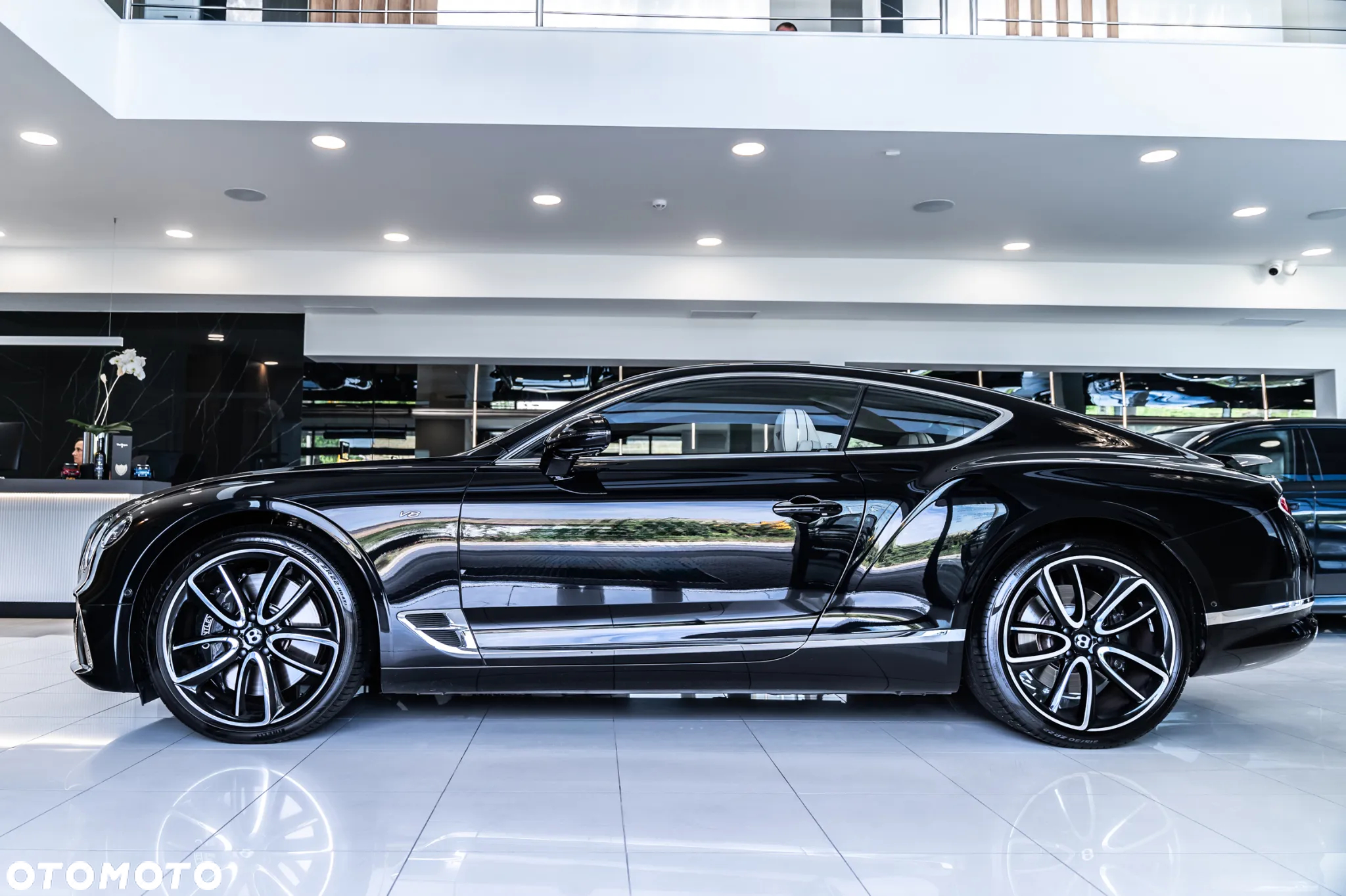 Bentley Continental GT New V8 - 14