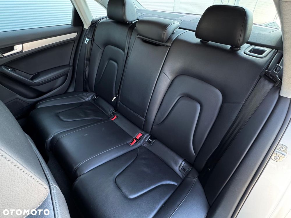 Audi A4 Limousine - 16