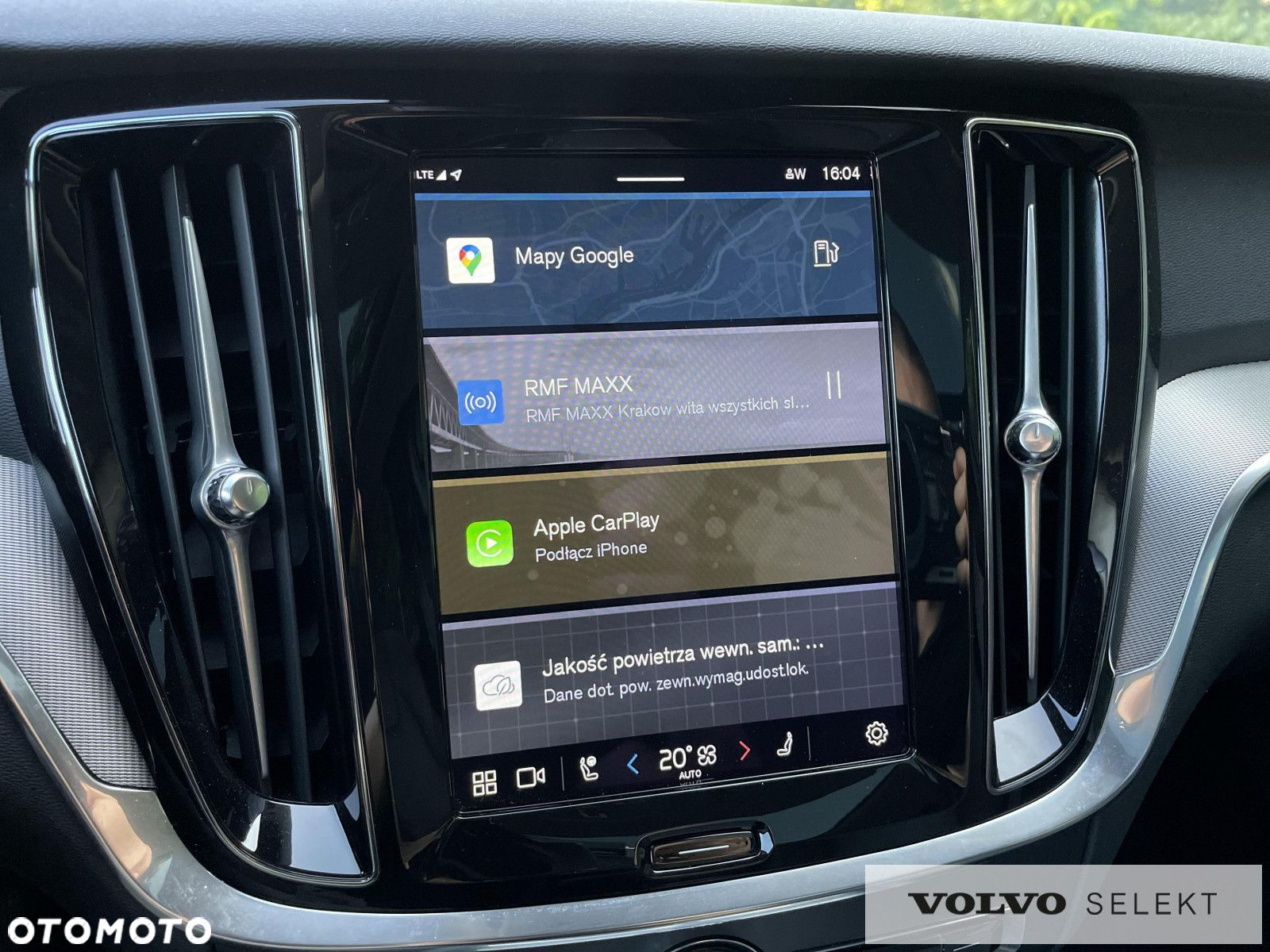 Volvo V60 Cross Country - 11