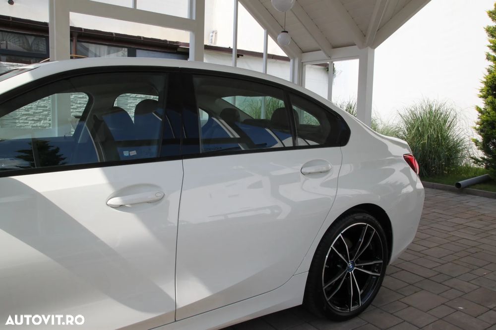 BMW Seria 3 320d xDrive AT Sport Line - 16