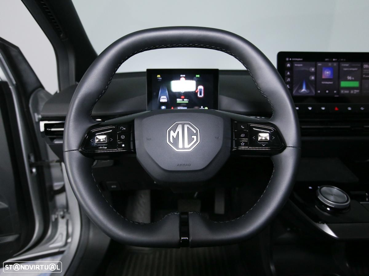 MG MG4 64 kWh Luxury - 16