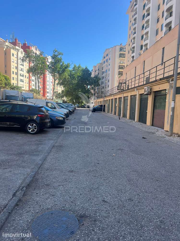 Armazém no coração de Massamá - Grande imagem: 5/5