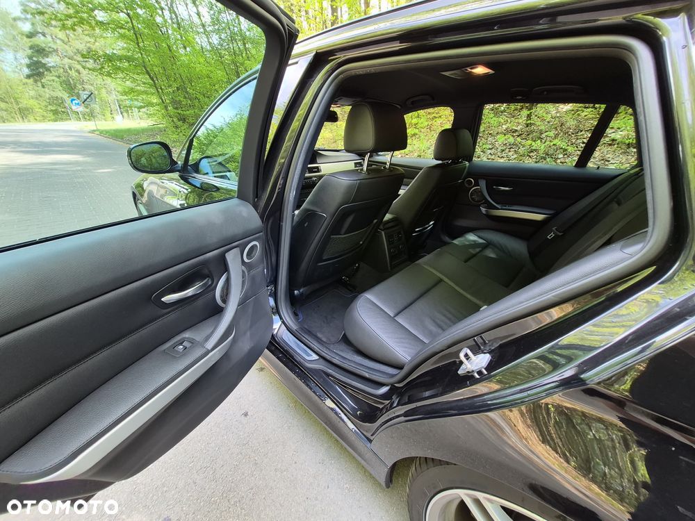 BMW Seria 3 - 36