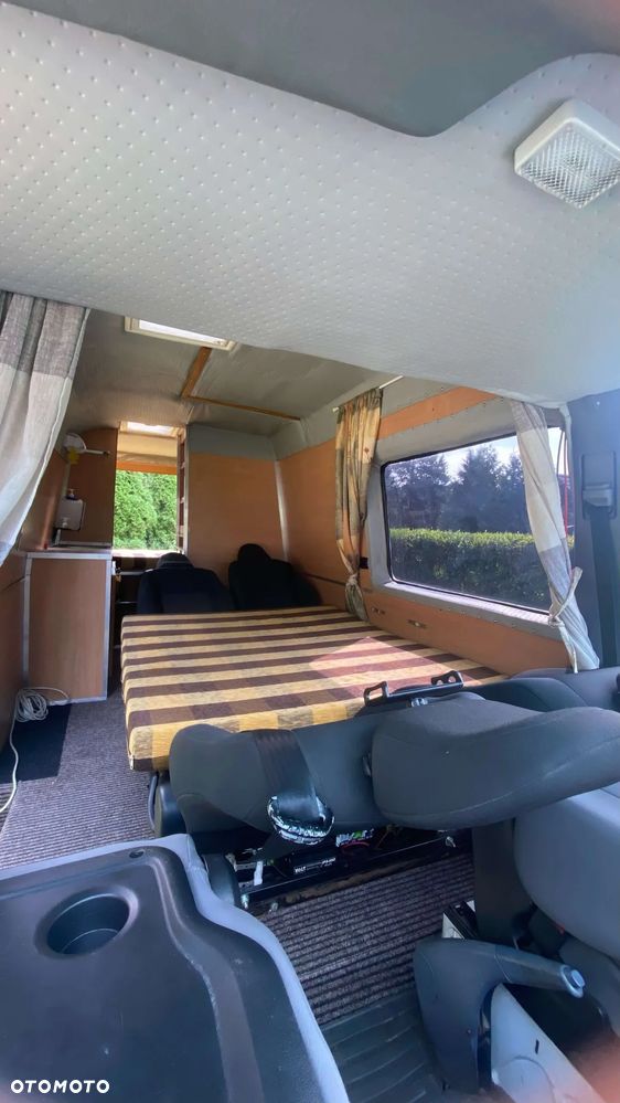 Mercedes-Benz Sprinter - 15