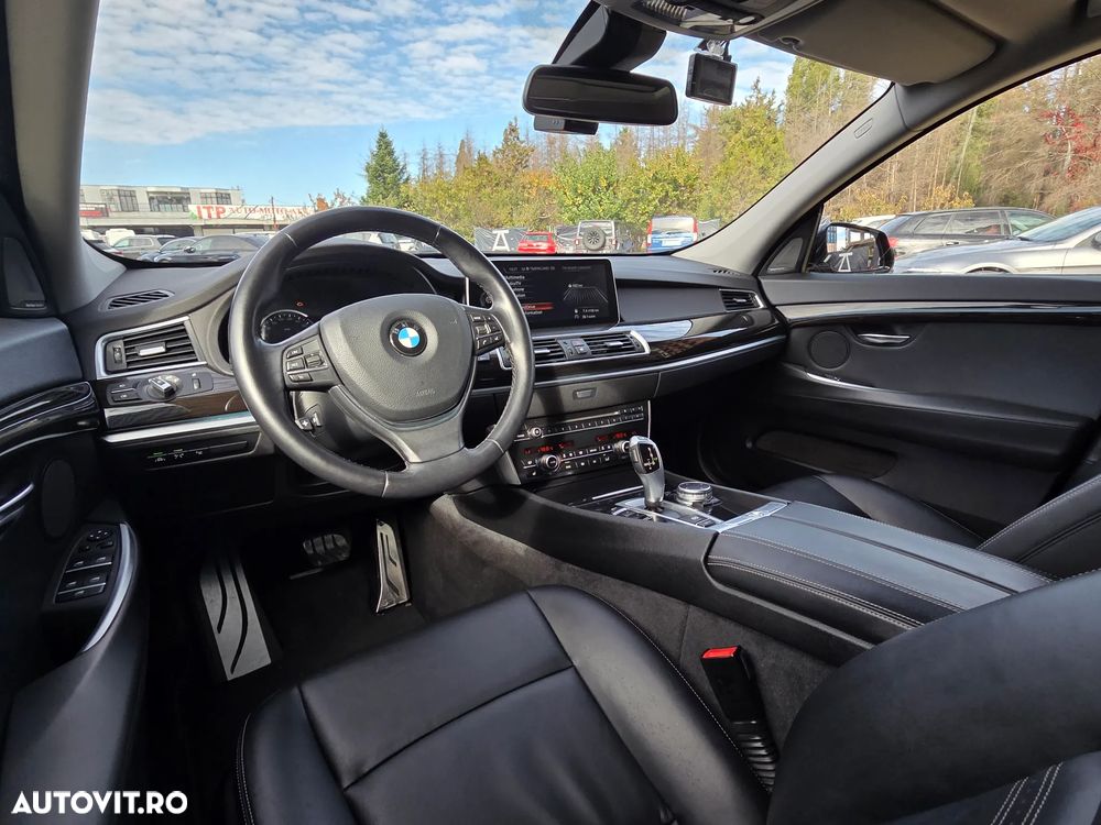 BMW Seria 5 520d Aut. Luxury Line - 7