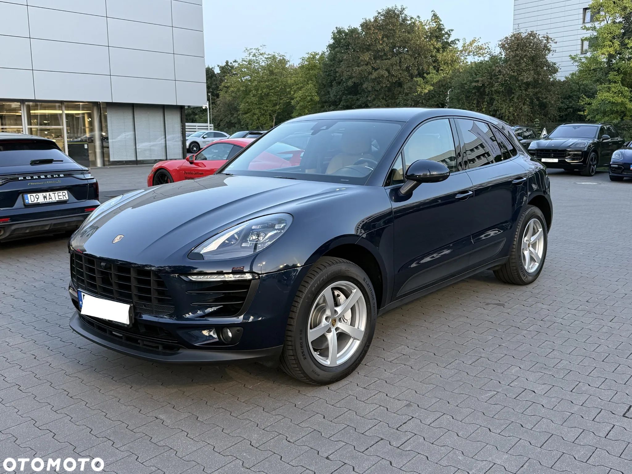 Porsche Macan Standard - 1
