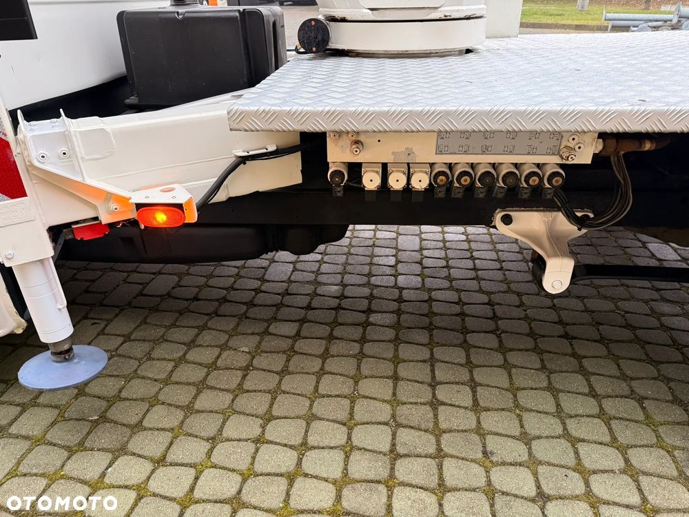 Ruthmann TB270 (27m w bok 14,2m)Mercedes Sprinter - 12