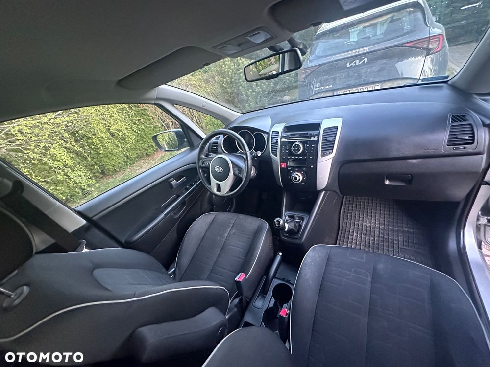 Kia Venga - 12