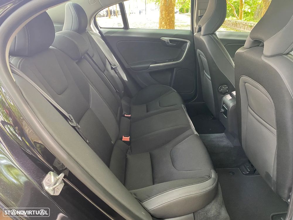 Volvo S60 1.6 D2 Momentum Eco - 11