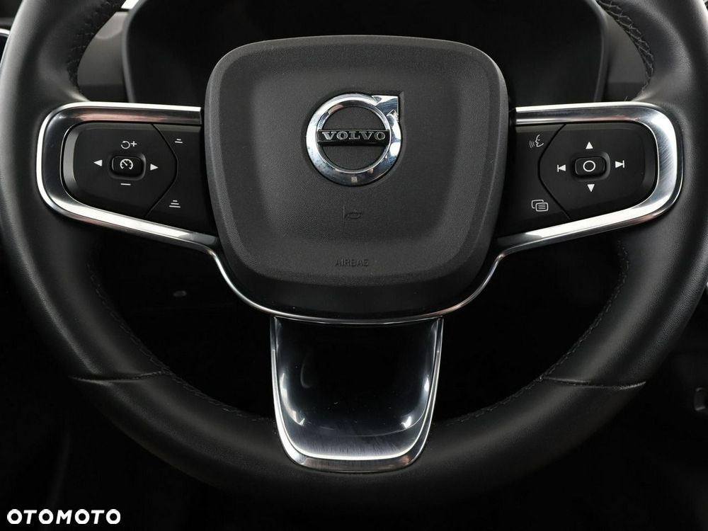 Volvo XC 40 Recharge Core - 22