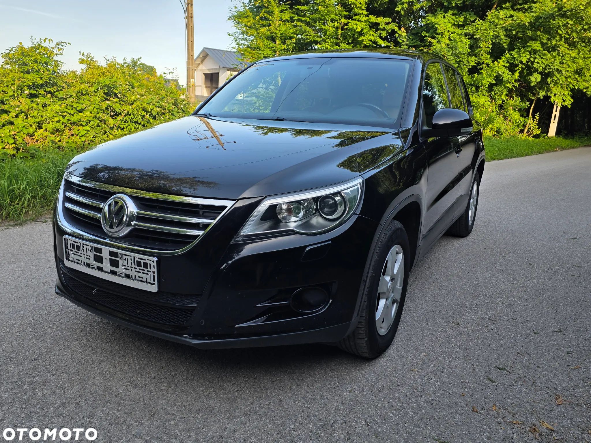 Volkswagen Tiguan - 1