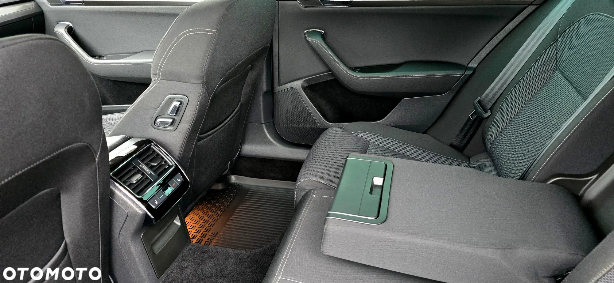 Skoda Superb 2.0 TDI SCR Style DSG - 14