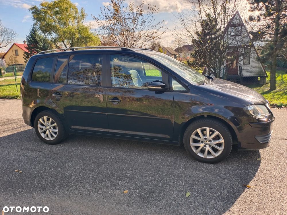 Volkswagen Touran - 5