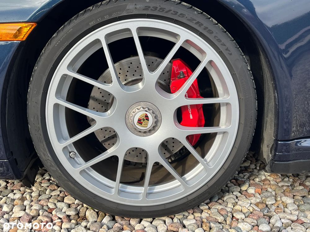 Porsche 911 Carrera GTS PDK - 25